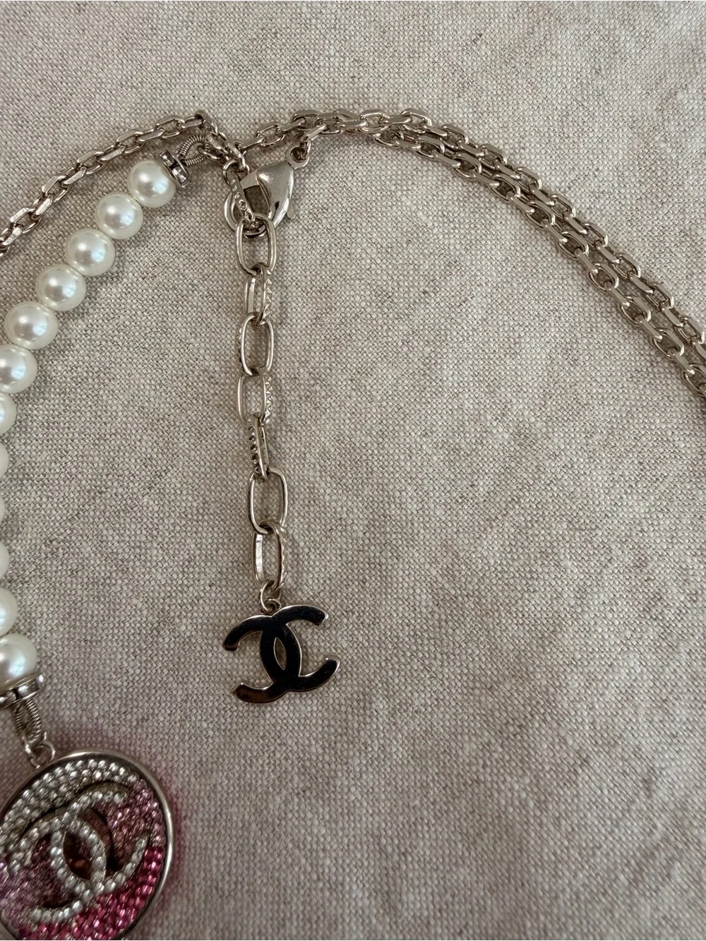 💗CHANEL Silver Chain Necklace with Pink and White Pearl Heart Pendant🤍